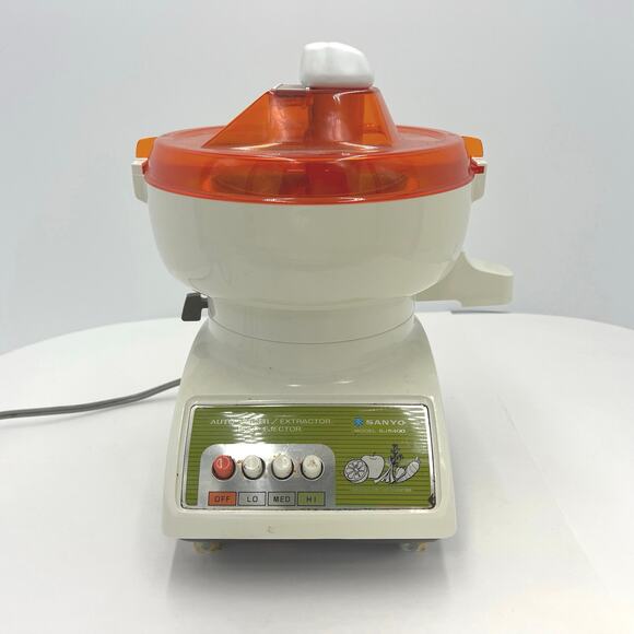 Vintage Sanyo Juicer Juice Electric Extractor Pulp Ejector (SJ-5400) - Picture 1 of 14